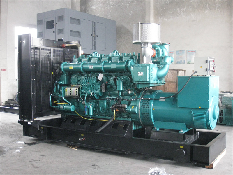 定兴200KW 柴油发电机的油耗是多少？