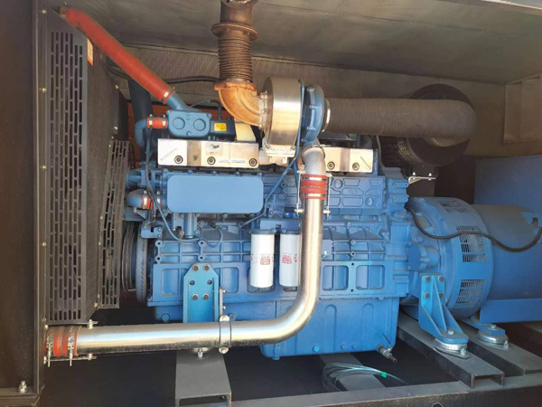 定兴燃油消耗率与进气温度的具体关系是什么？