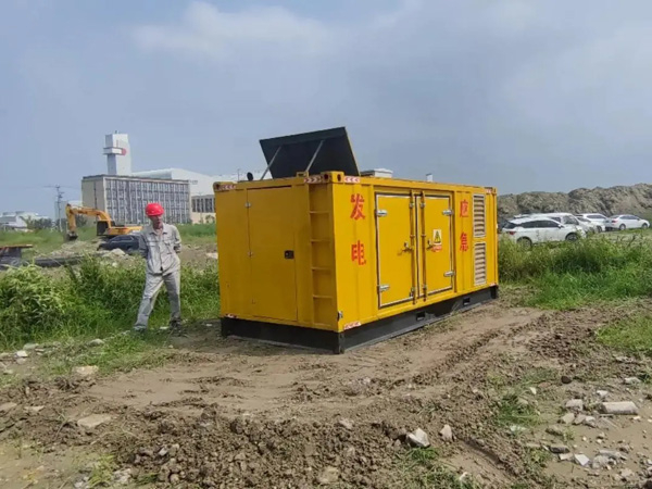 定兴200KW柴油发电机机组每小时的油耗量受哪些因素影响？