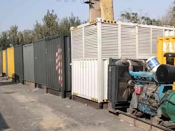 定兴200KW柴油发电机机组每小时油耗是多少？